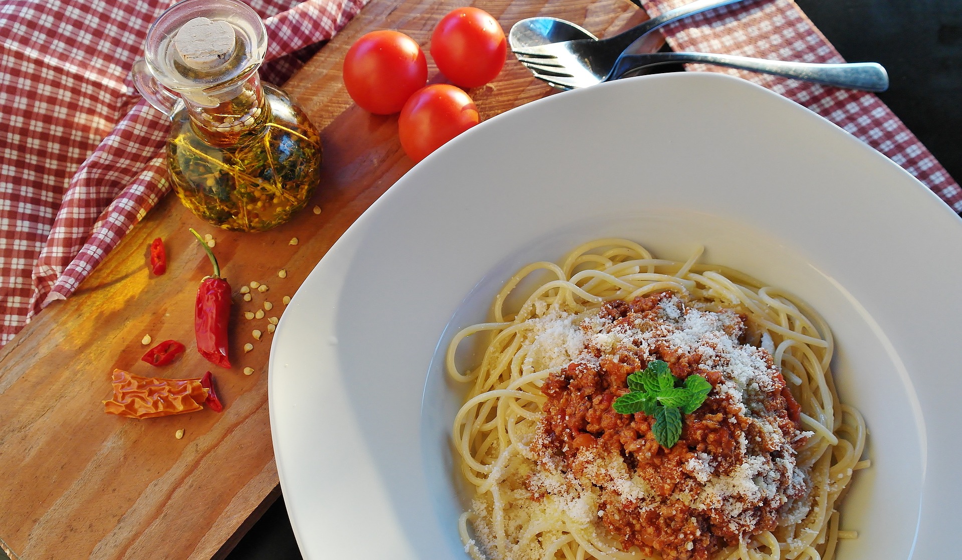 madlavning, indretning, tomater, pasta, kødsovs